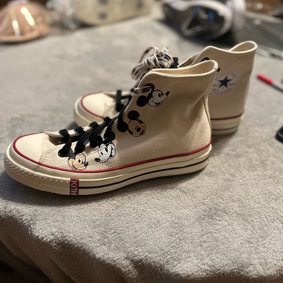 Converse BNWOT - Picture 4 of 4